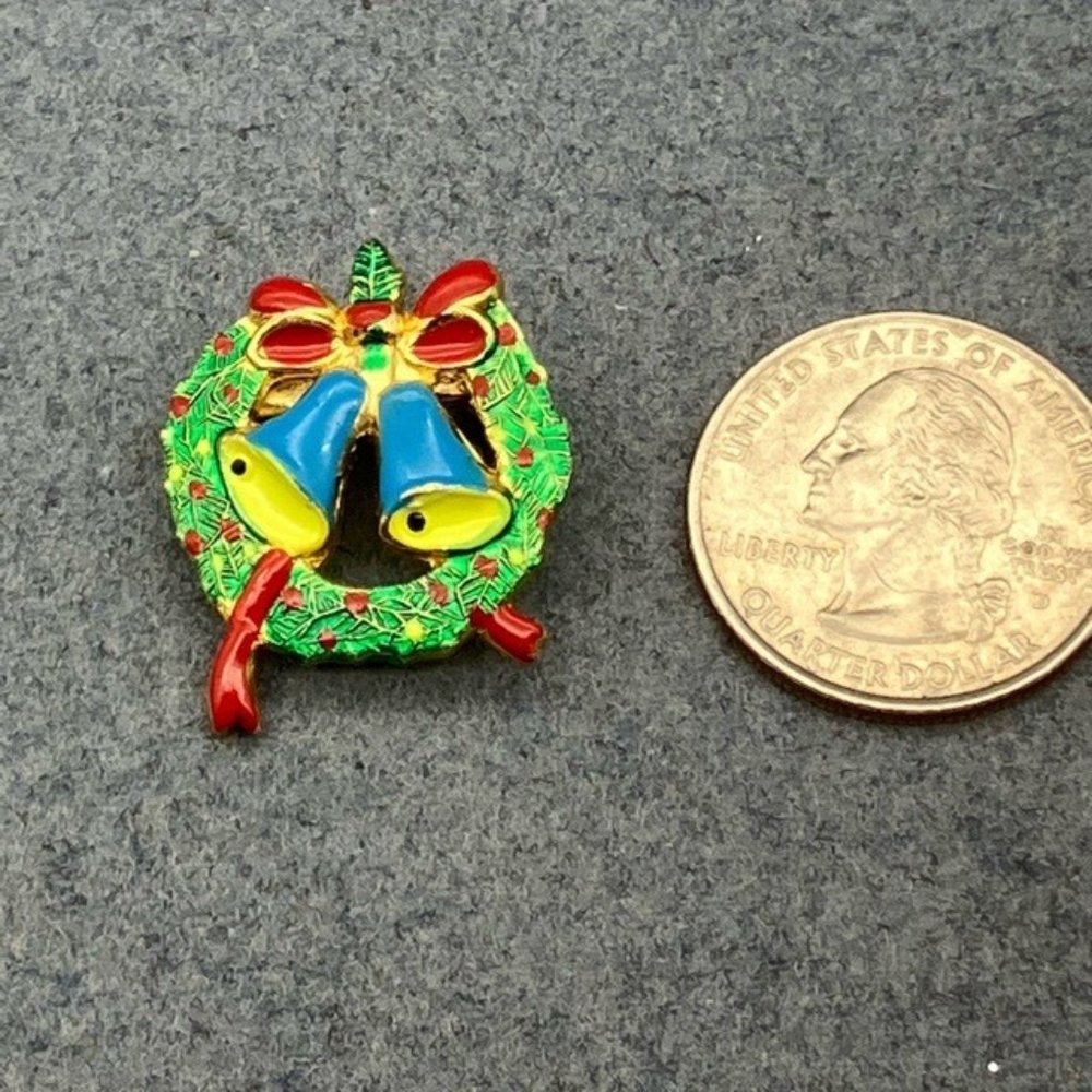 Christmas Pin Brooch Wreath Green Enamel Blue Yellow Bells Red Ribbon Gold Retro